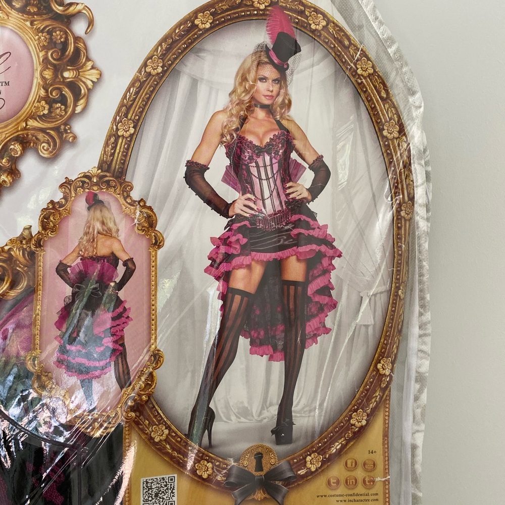 Burlesque Beauty costume by Costume Confidential